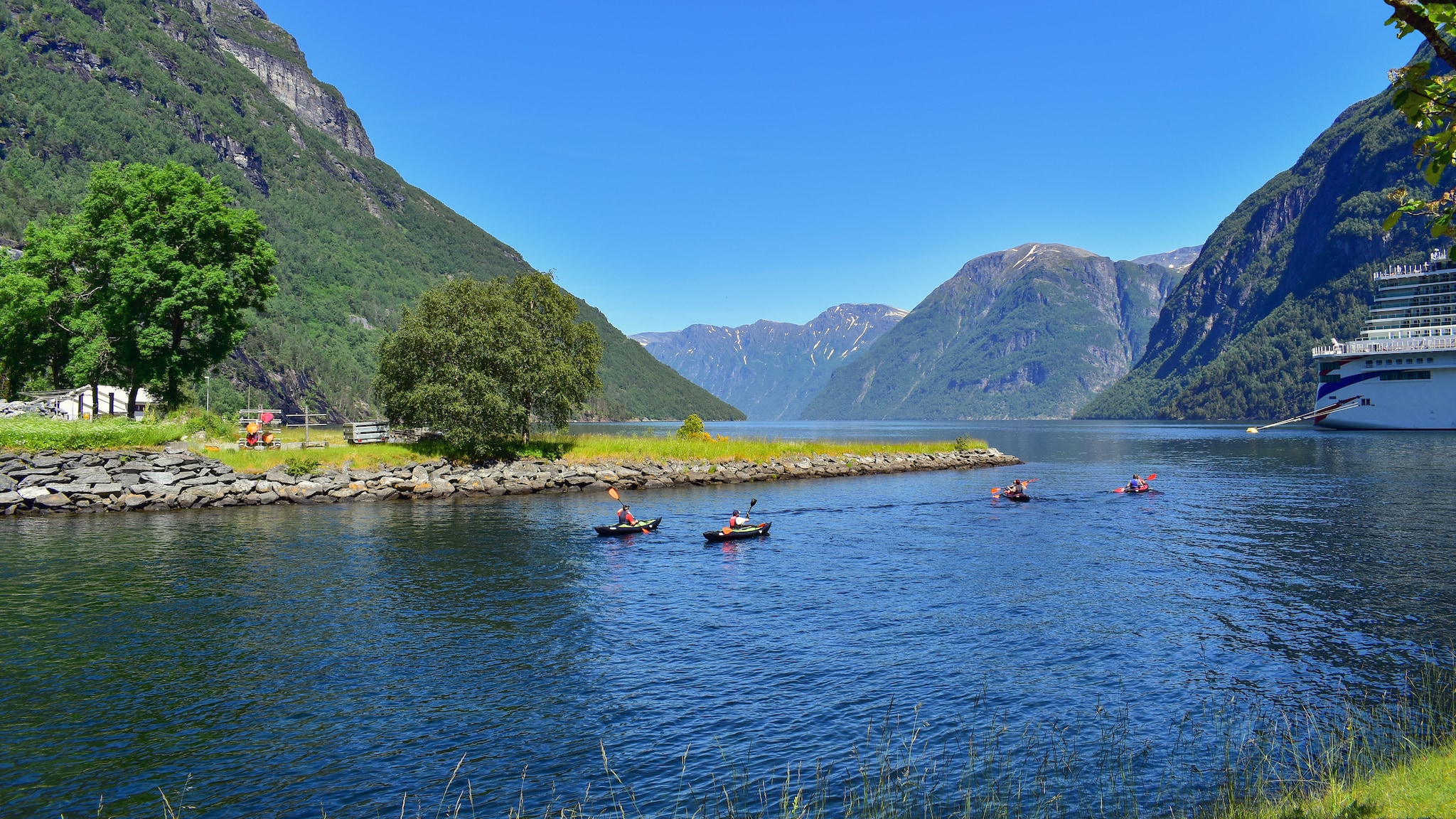 hellesylt-kayak-adventure